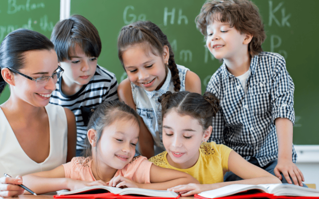 Registro de marca Clase 41: educación y cursos; guía clara y esencial